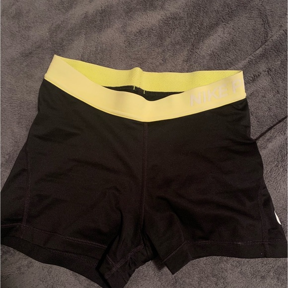 Nike Pros black - Picture 1 of 5
